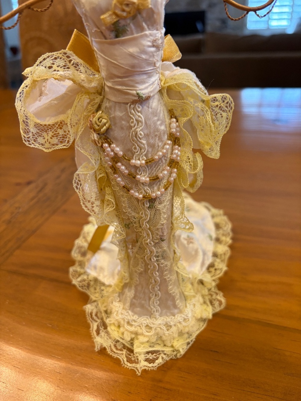 NWOT! Women's Yellow/Cream Shabby Chic Victorian Bodice Dress Necklace Holder - Picture 4 of 15